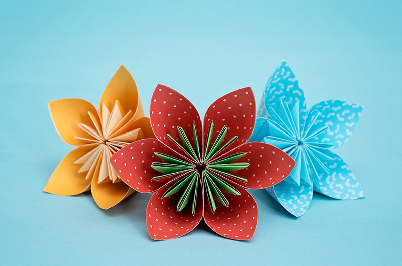 バリエーションたくさん！折り紙で作る花の折り方