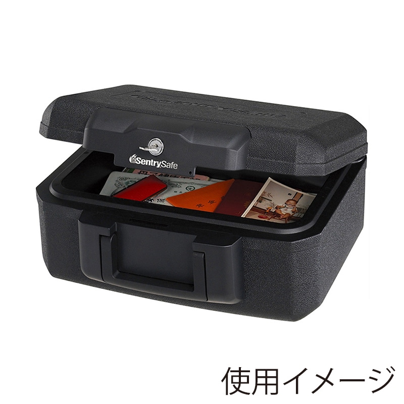 マスターロック・セントリー ポータブル耐火保管庫　B5 5.2L　フラットキー 1200 1台（ご注文単位2台）【直送品】