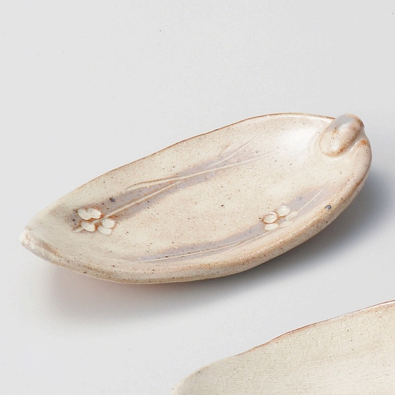 金正陶器 手造り粉引華紋(土物)木の葉小皿 1個(ご注文単位1個)【直送品】