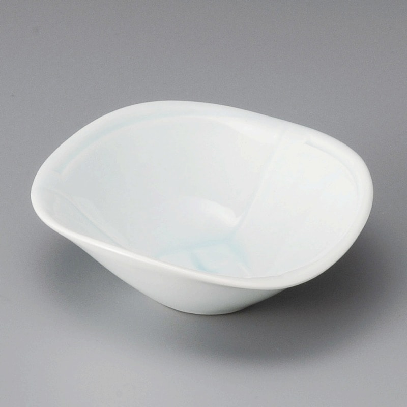 金正陶器 青磁市松彫三角3.8鉢 1個(ご注文単位1個)【直送品】