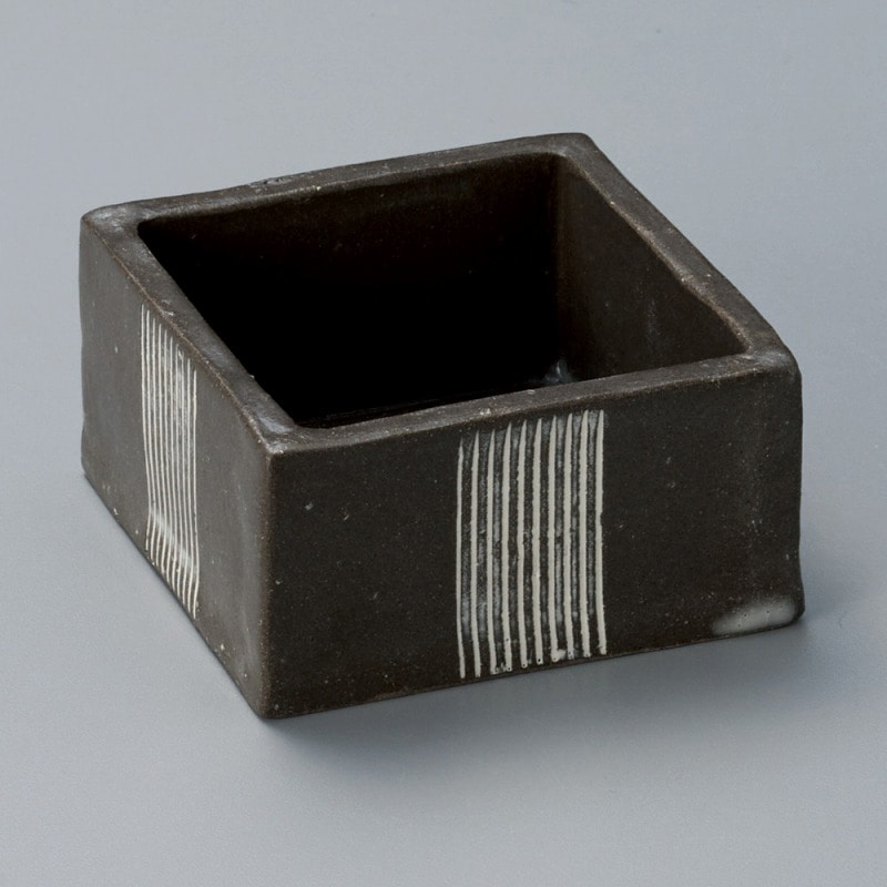 金正陶器 黒土一本くし目角鉢 小 1個(ご注文単位1個)【直送品】