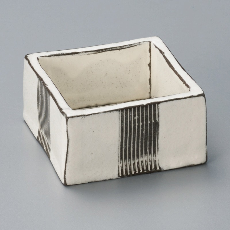 金正陶器 黒土白化粧一本くし目角鉢 小 1個(ご注文単位1個)【直送品】