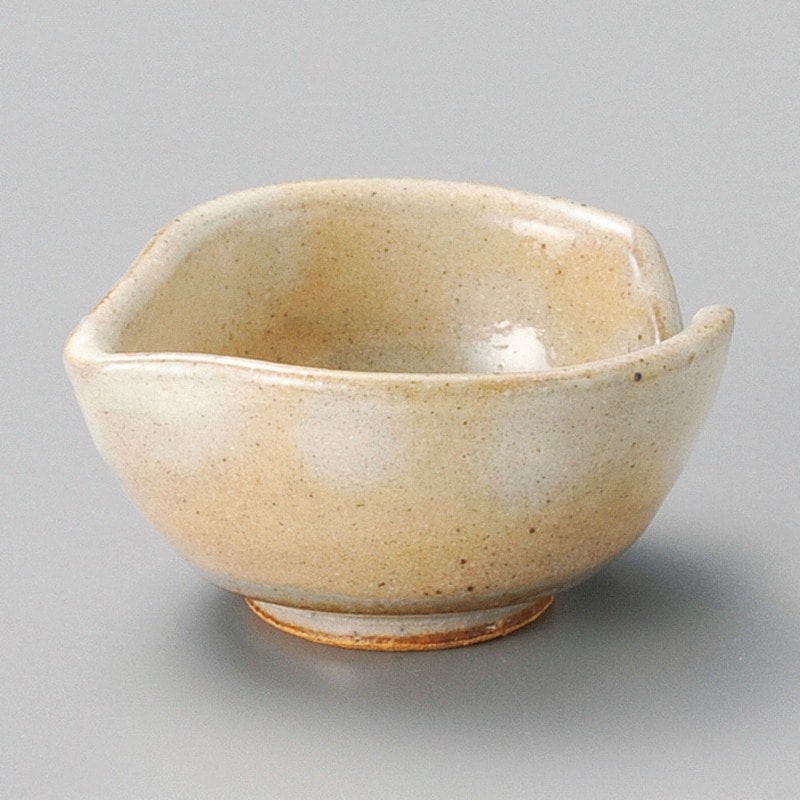 金正陶器 手造り粉引花びら珍味鉢 1個(ご注文単位1個)【直送品】