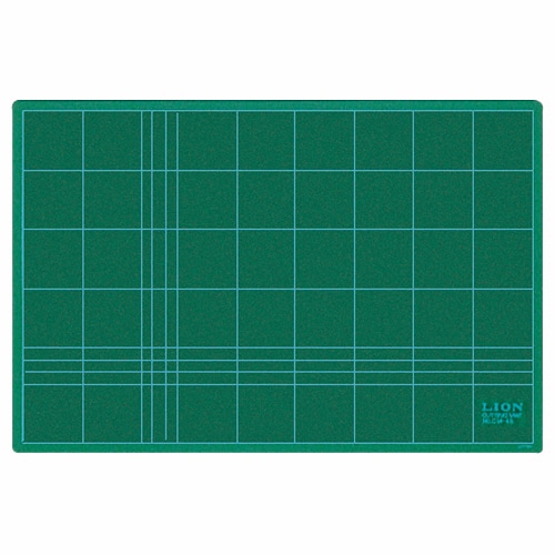 ライオン事務器 カッティングマット 再生PVC製 両面使用 450×300×3mm グリーン CM-45 1枚(ご注文単位1枚)【直送品】