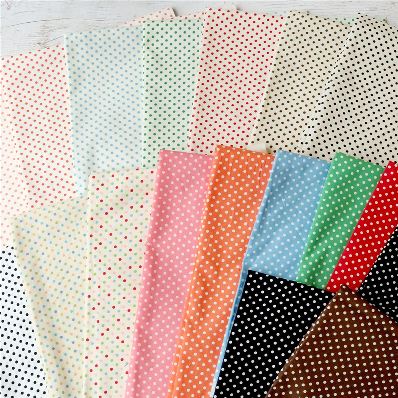 日本紐釦貿易 Happy Sweet Collection ドット小 スケア プリント生地 巾約110cm 生成×グリーン 5mカット HS1283-14-5M 1枚(ご注文単位1枚)【直送品】