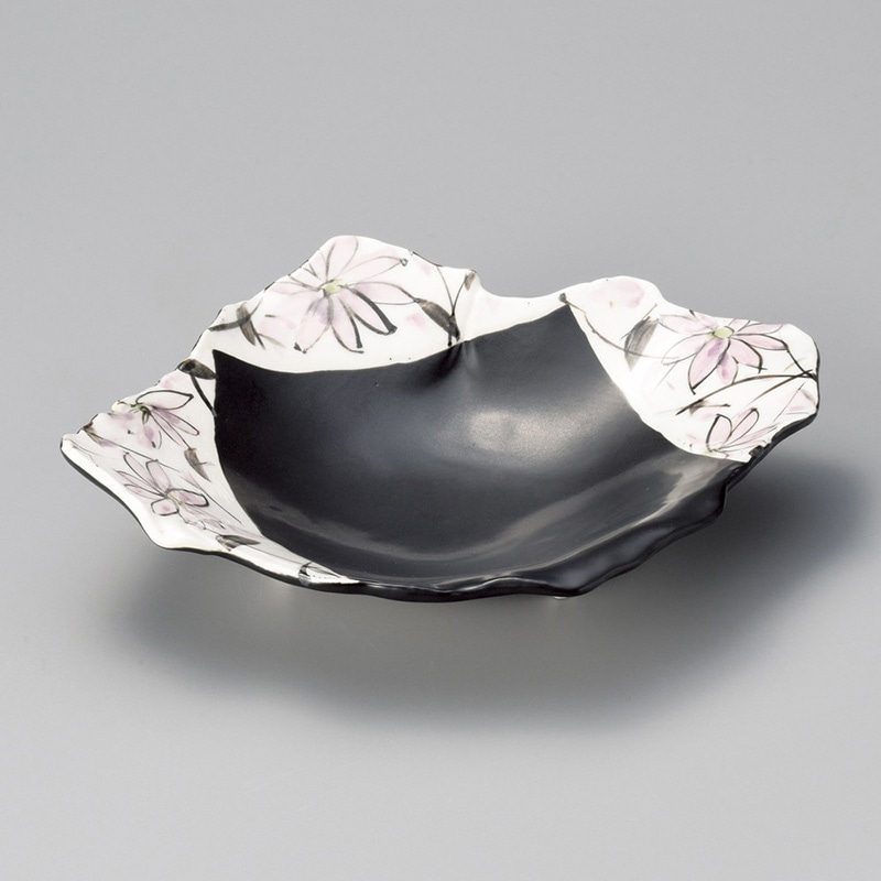 山万 01908-570 黒織部花足付7寸菱鉢  1個（ご注文単位1個）【直送品】