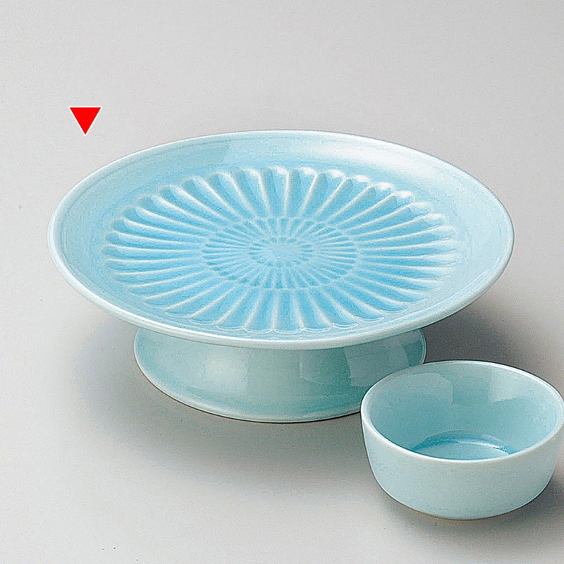 山万 05207-170 青白地菊型彫高台刺身鉢  1個（ご注文単位1個）【直送品】