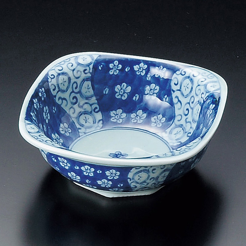 山万 10109-730 梅小紋角小鉢(有田焼)  1個（ご注文単位1個）【直送品】