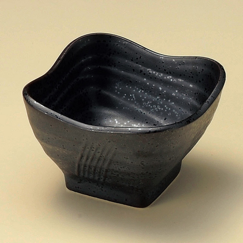 山万 10719-170 いぶし鉄黒7cm角小鉢  1個（ご注文単位1個）【直送品】