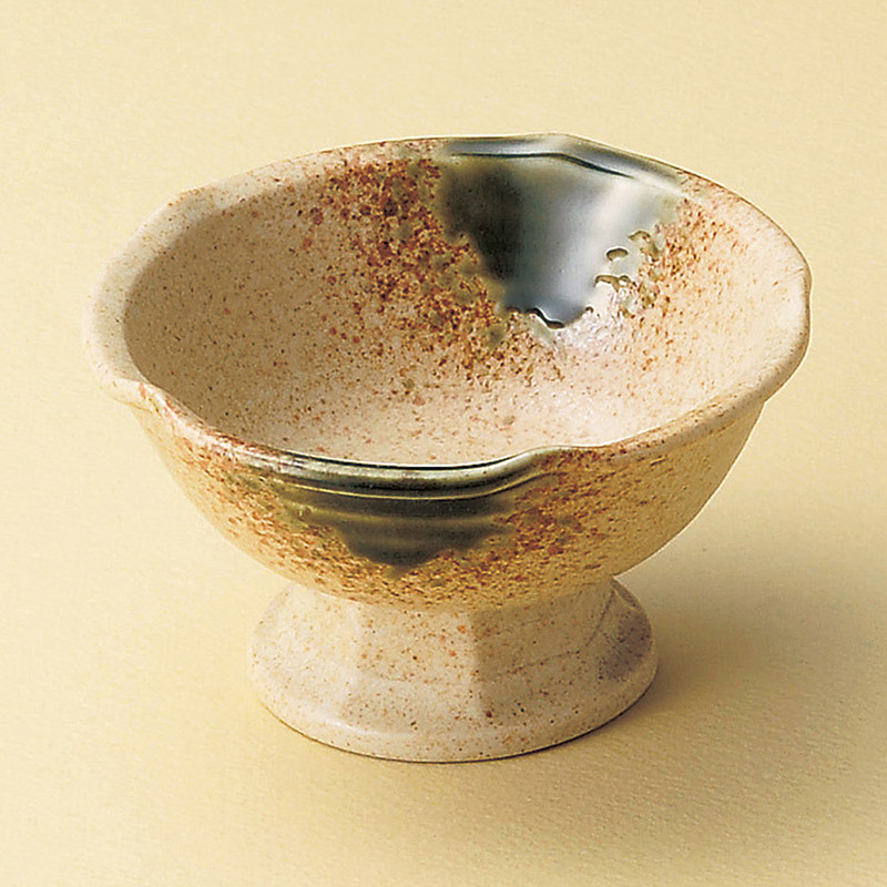 山万 10901-550 伊賀織部梅型高台小鉢(大)  1個（ご注文単位1個）【直送品】