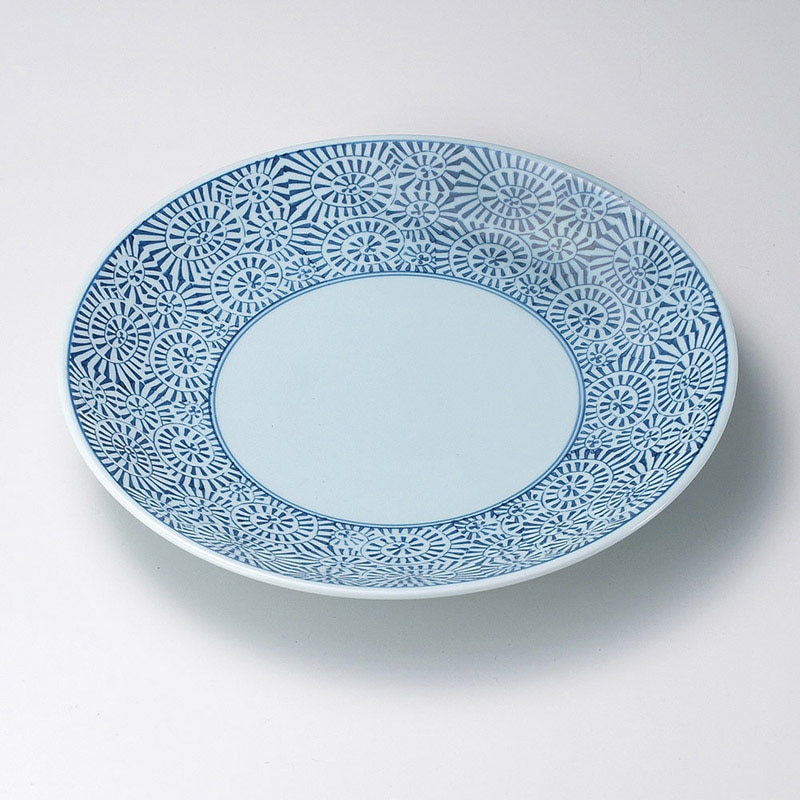 山万 17030-730 タコ唐草8号皿(有田焼)  1個（ご注文単位1個）【直送品】
