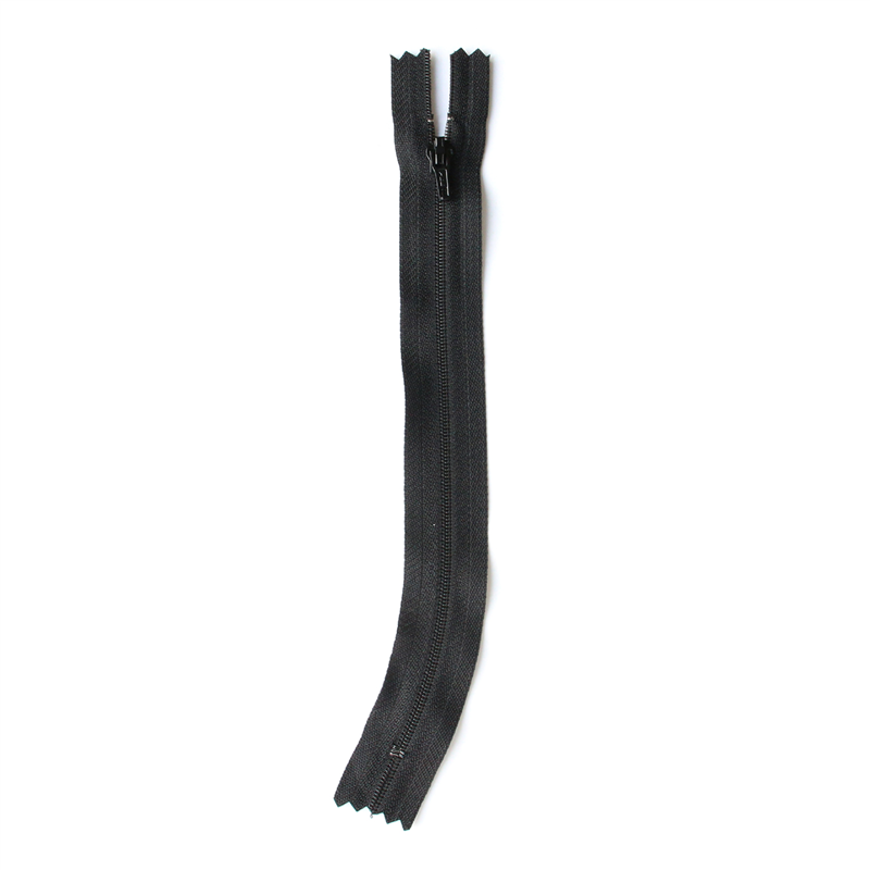 日本紐釦貿易 Y.K.K パンツ用エフロンミトラカーブファスナー 20cm 10本入 黒 4ERC20DAE-CUR580 （ご注文単位1束）【直送品】