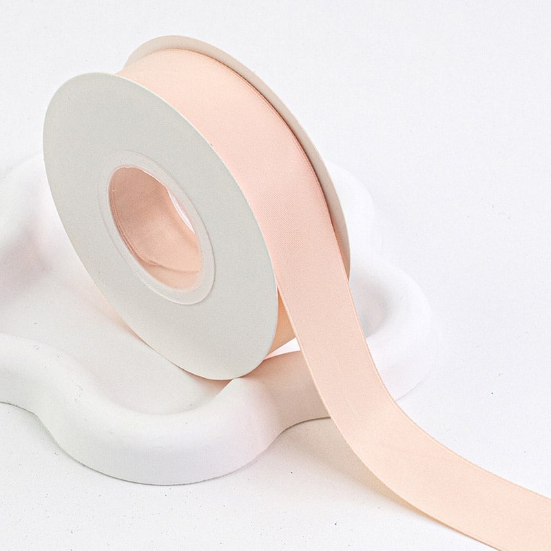 秦貴 マット織リボン 2.5cm 25mm×18m ディープピンク M05 1個（ご注文単位1個）【直送品】