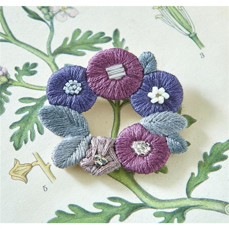 piece 刺しゅうキット k.omoNo fioret wreath brooch ブローチ mauve PHC-034-4 1個（ご注文単位1個）【直送品】