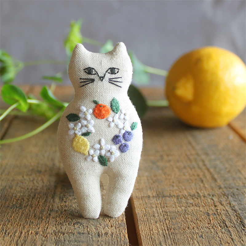 ピース(Piece) 刺しゅうキット 「nekogao ブローチキット」-フルーツリース- PHC-124-2 1袋(ご注文単位1袋)【直送品】