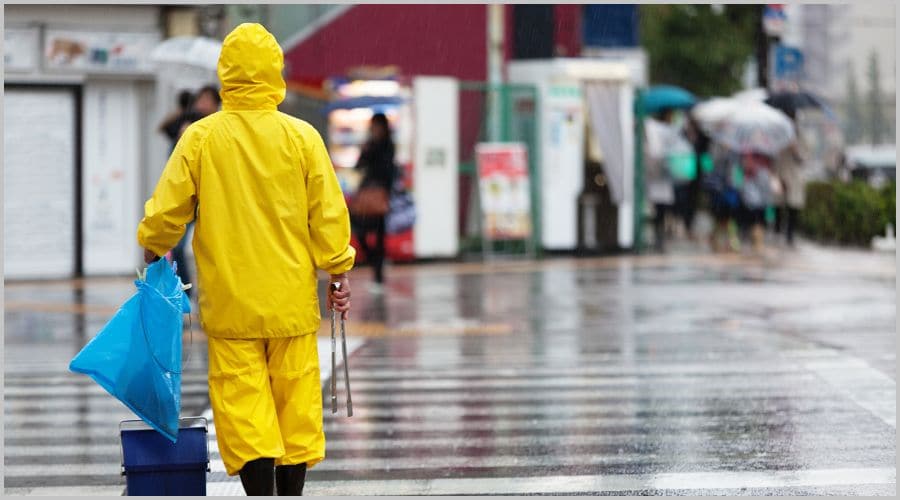 台風の備えは万全？店舗・オフィスを守る防災グッズと対策まとめ
